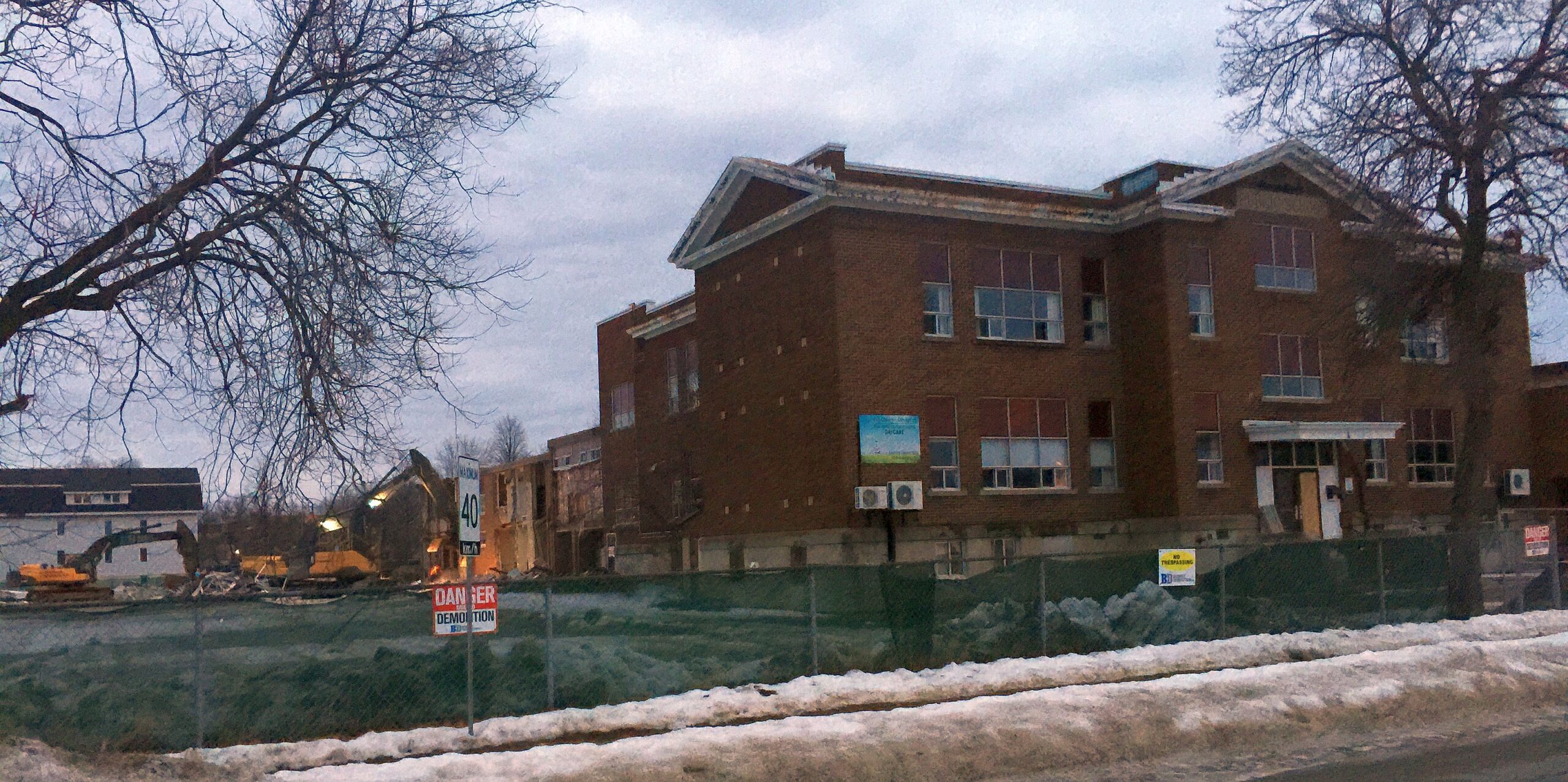 Final demolition of Espanola’s original AB Ellis Public School underway ...